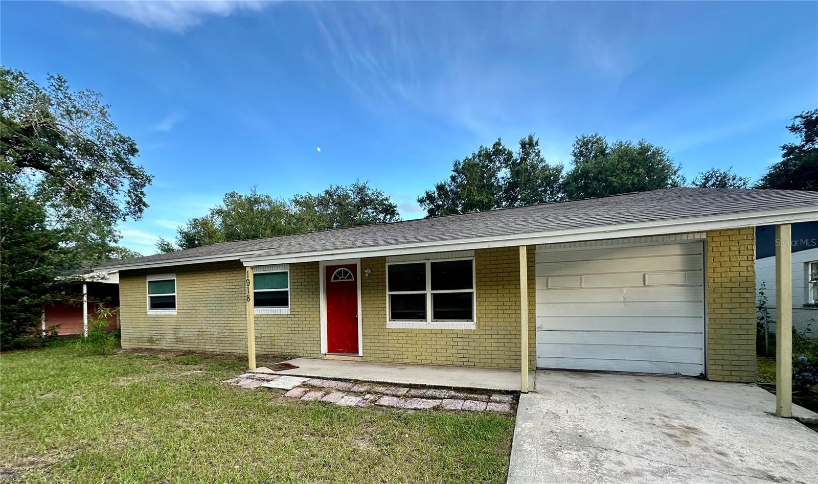 Welcome to 1918 Selleen Drive – a beautifully maintained 2-bedroom, 2-bath single-family home located in the peaceful heart of Eustis, FL. This inviting residence offers a spacious and functional layout perfect for comfortable everyday living.
Enjoy a bright and airy living area, a fully equipped kitchen with ample cabinet space, and two generously sized bedrooms – each with its own full bathroom for added convenience and privacy. The home also features a cozy dining space, a large backyard ideal for relaxing or entertaining, and an attached garage for secure parking or extra storage.
Don't miss this opportunity – schedule your showing today!
Small Pets Allowed
$250.00 Non Refundable Pet Fee each Pet
$1,499.00 Monthly Rent
$1,499.00 Security Deposit
$95.00 Application fee each applicant 18 and Over
Tenant Liability Insurance **Required**