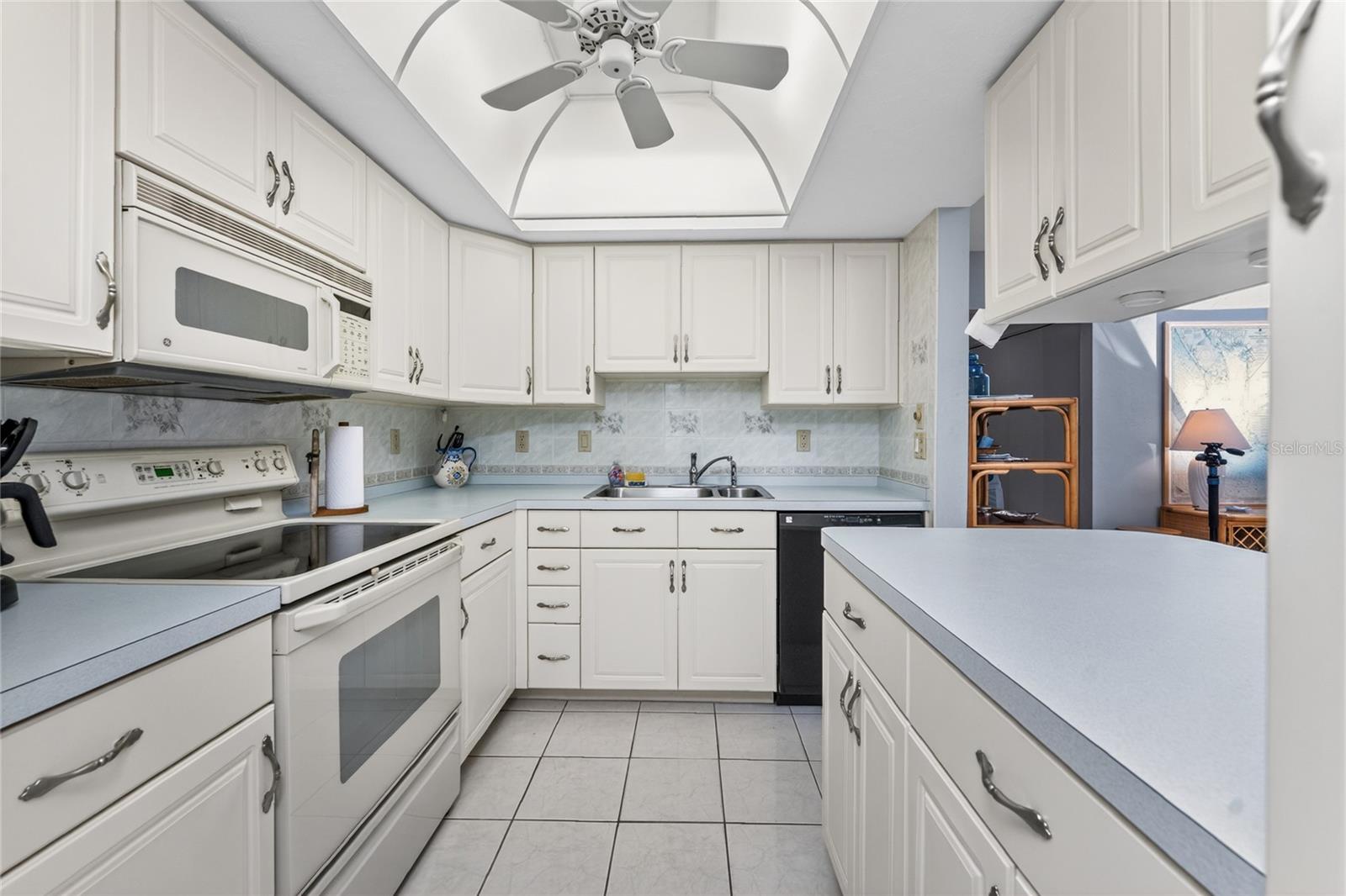 TAMARIND GULF & BAY BLDG B-6 - Residential