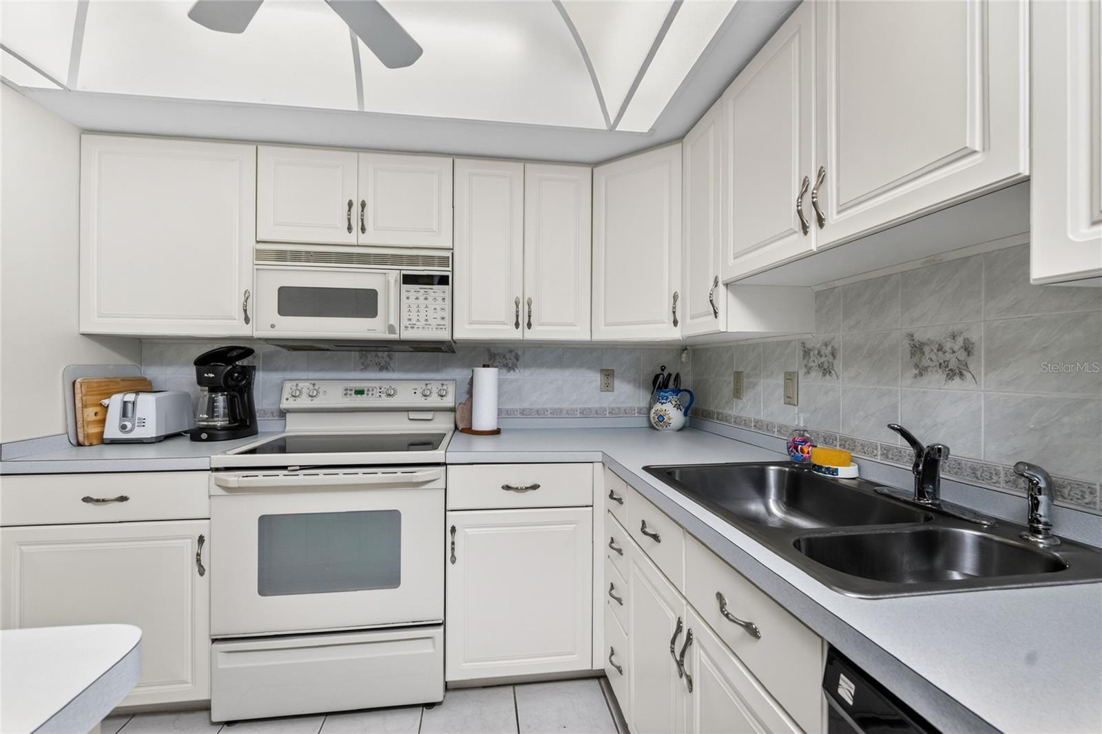 TAMARIND GULF & BAY BLDG B-6 - Residential