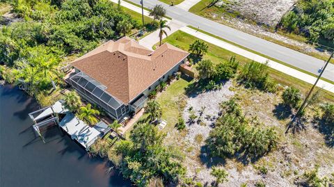 A home in PORT CHARLOTTE