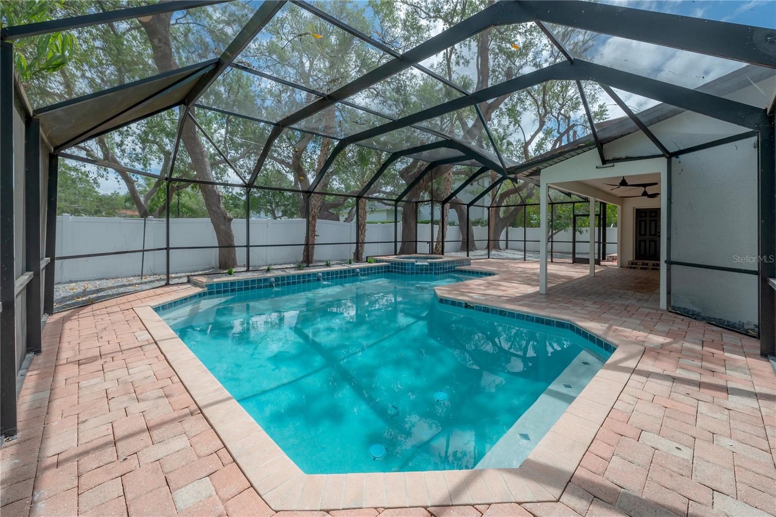 DAVIS ISLANDS PB10 PG52 TO 57 - Residential