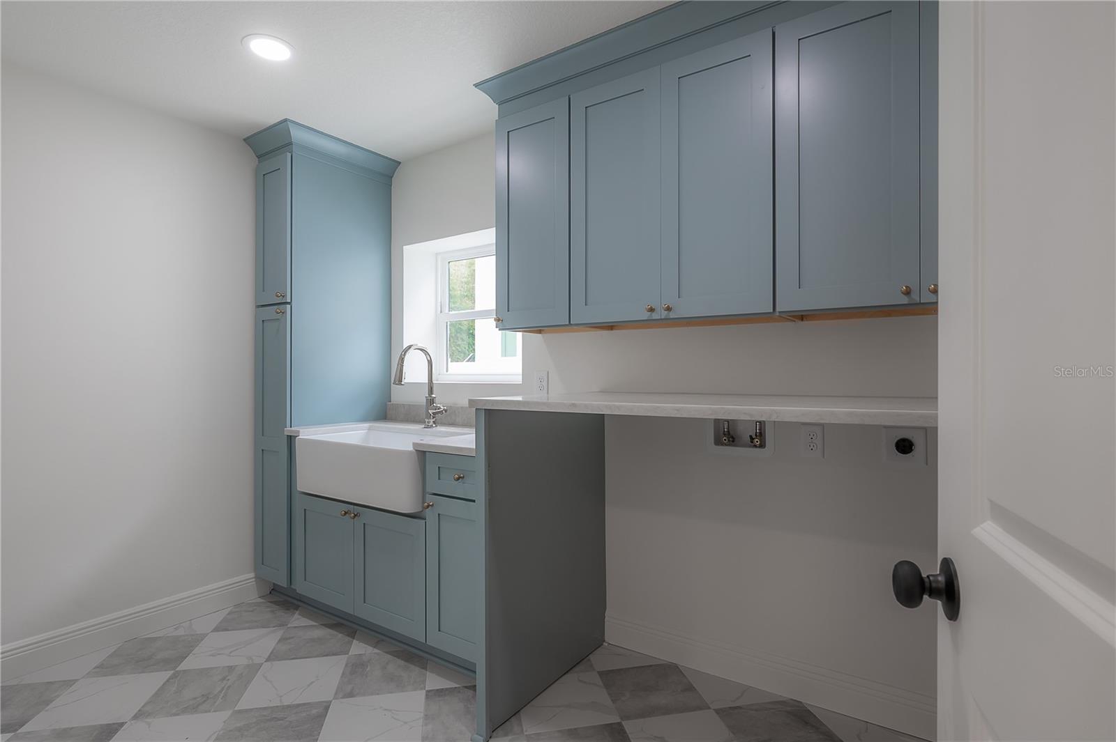 DAVIS ISLANDS PB10 PG52 TO 57 - Residential