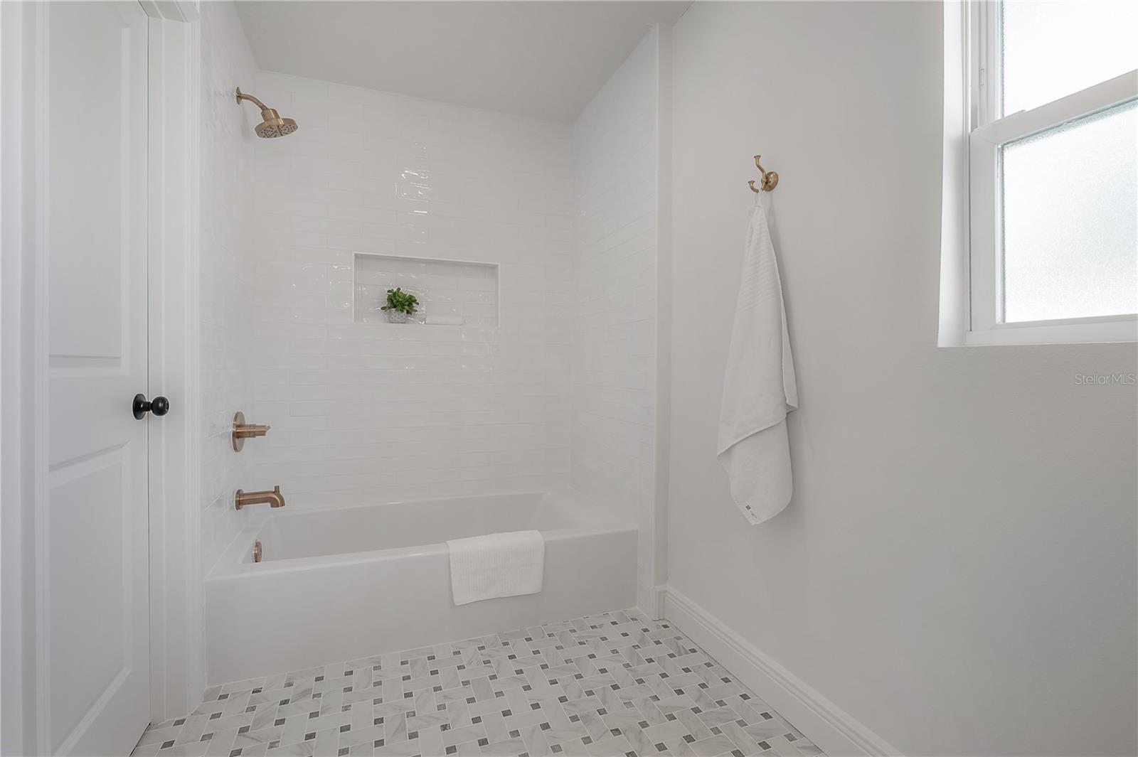 DAVIS ISLANDS PB10 PG52 TO 57 - Residential