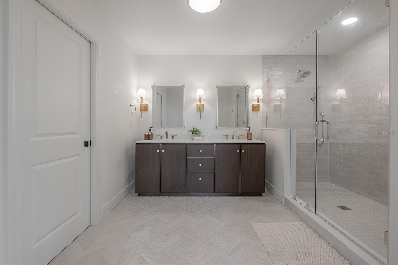 DAVIS ISLANDS PB10 PG52 TO 57 - Residential