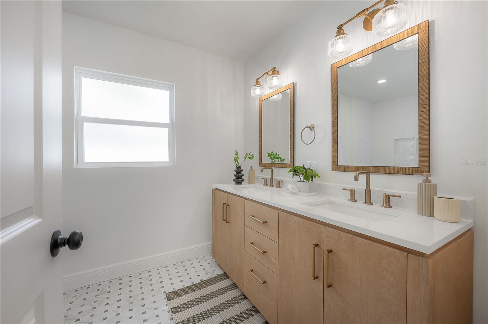 DAVIS ISLANDS PB10 PG52 TO 57 - Residential