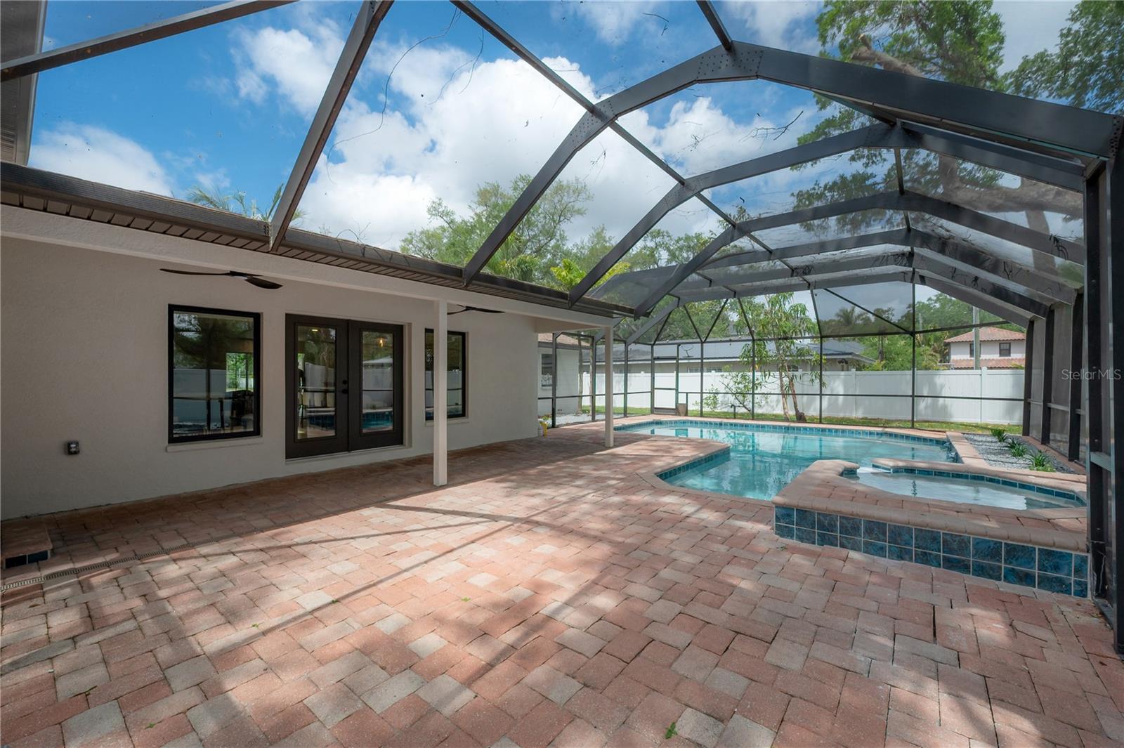 DAVIS ISLANDS PB10 PG52 TO 57 - Residential