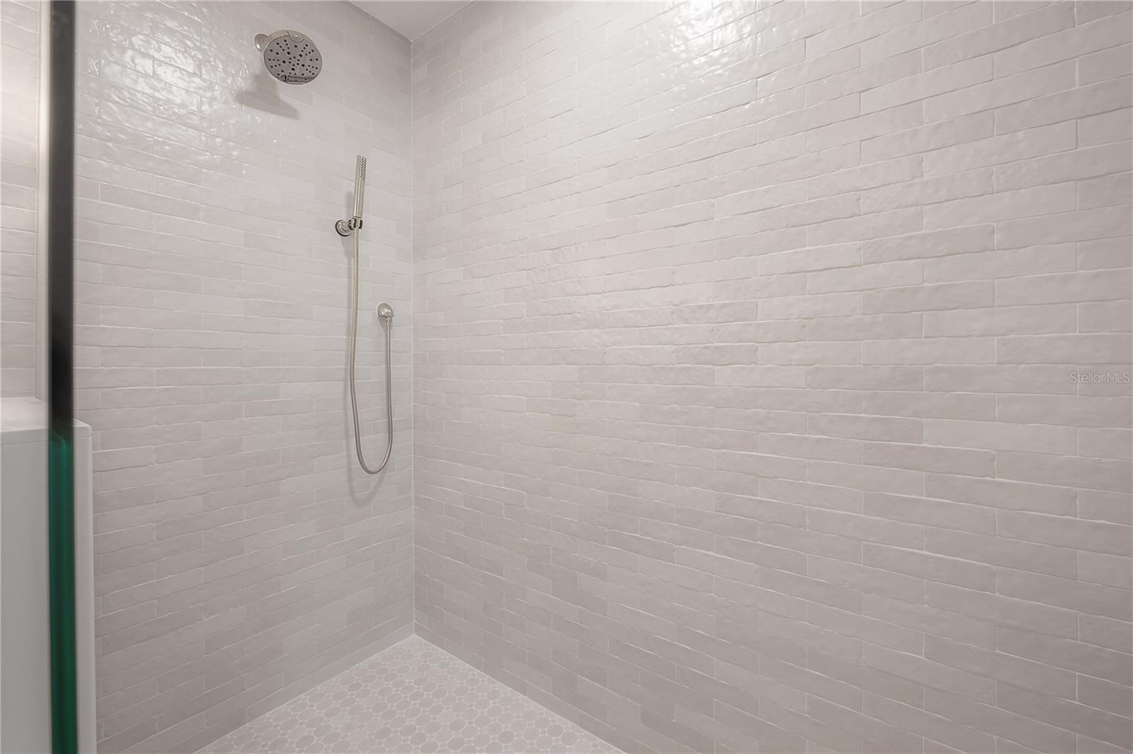 DAVIS ISLANDS PB10 PG52 TO 57 - Residential