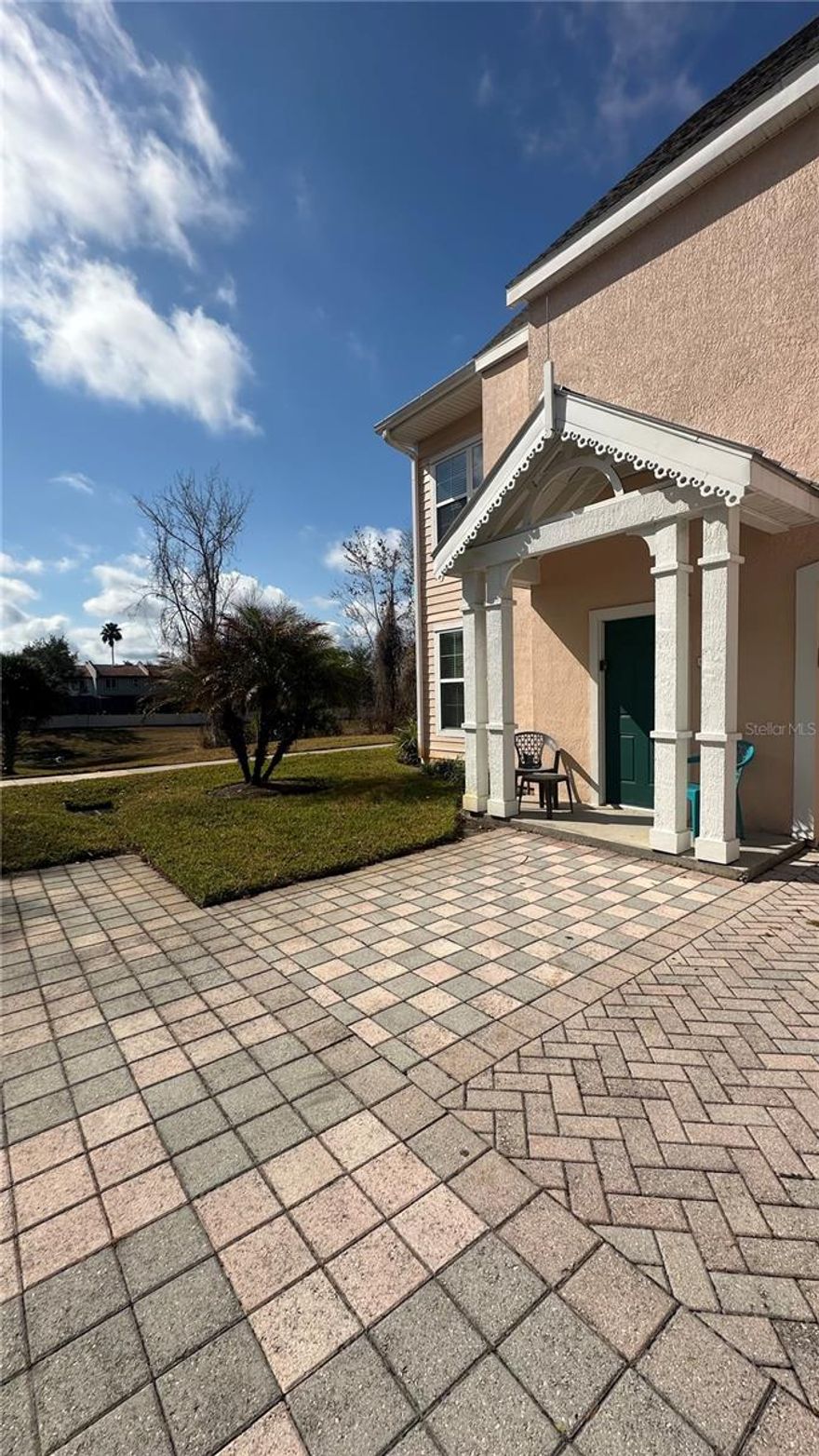 Welcome to resort-style living in the heart of Kissimmee! This well-maintained 1-bedroom, 1-bath condominium offers an excellent opportunity as a primary residence, vacation getaway, or income-producing investment property.

Located in a gated community, this unit is suitable for both long-term and short-term rentals (subject to HOA approval), providing flexibility for homeowners and investors alike. The functional layout offers comfortable living space with abundant natural light and a welcoming atmosphere.

Residents enjoy access to a community swimming pool and beautifully maintained grounds. Conveniently located near major highways, shopping, dining, and world-famous attractions, this property combines prime location, lifestyle, and strong investment potential.