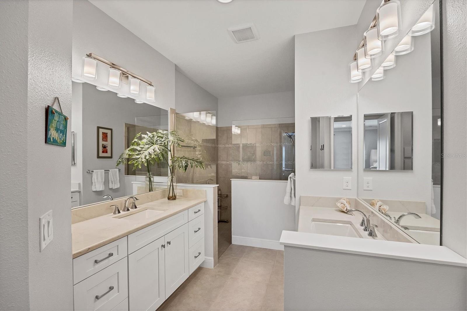 GRAND PALM PH 3A C - Residential