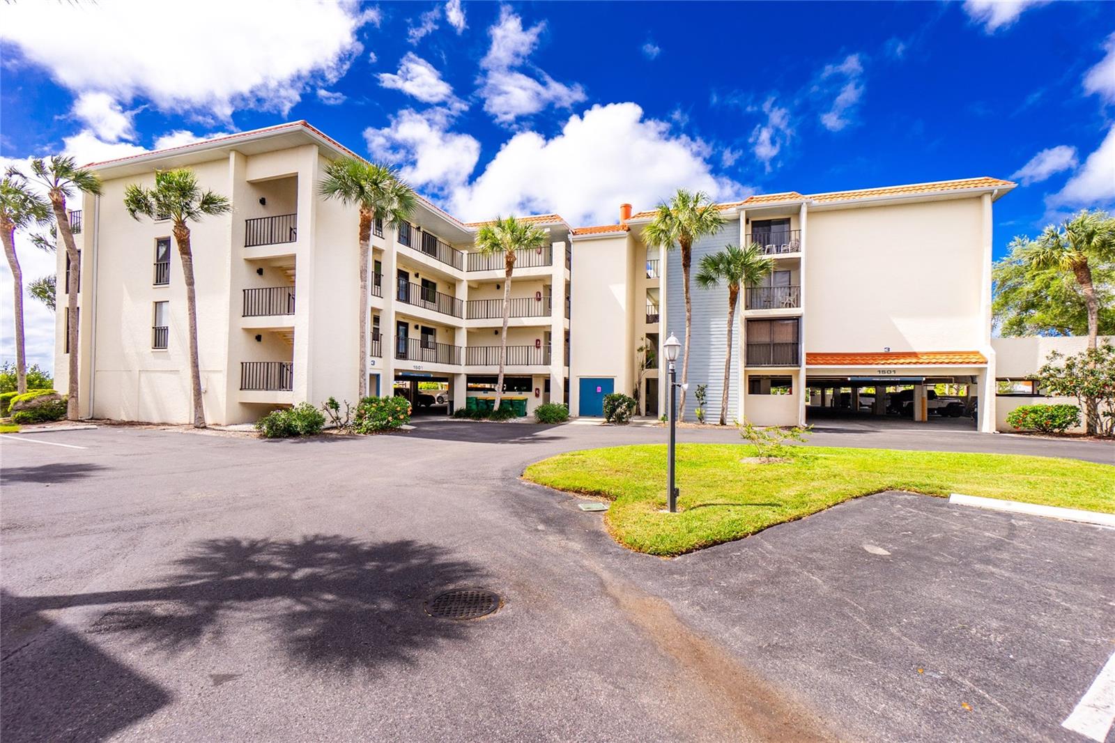 SANDPIPER KEY BLDG 03 - Residential