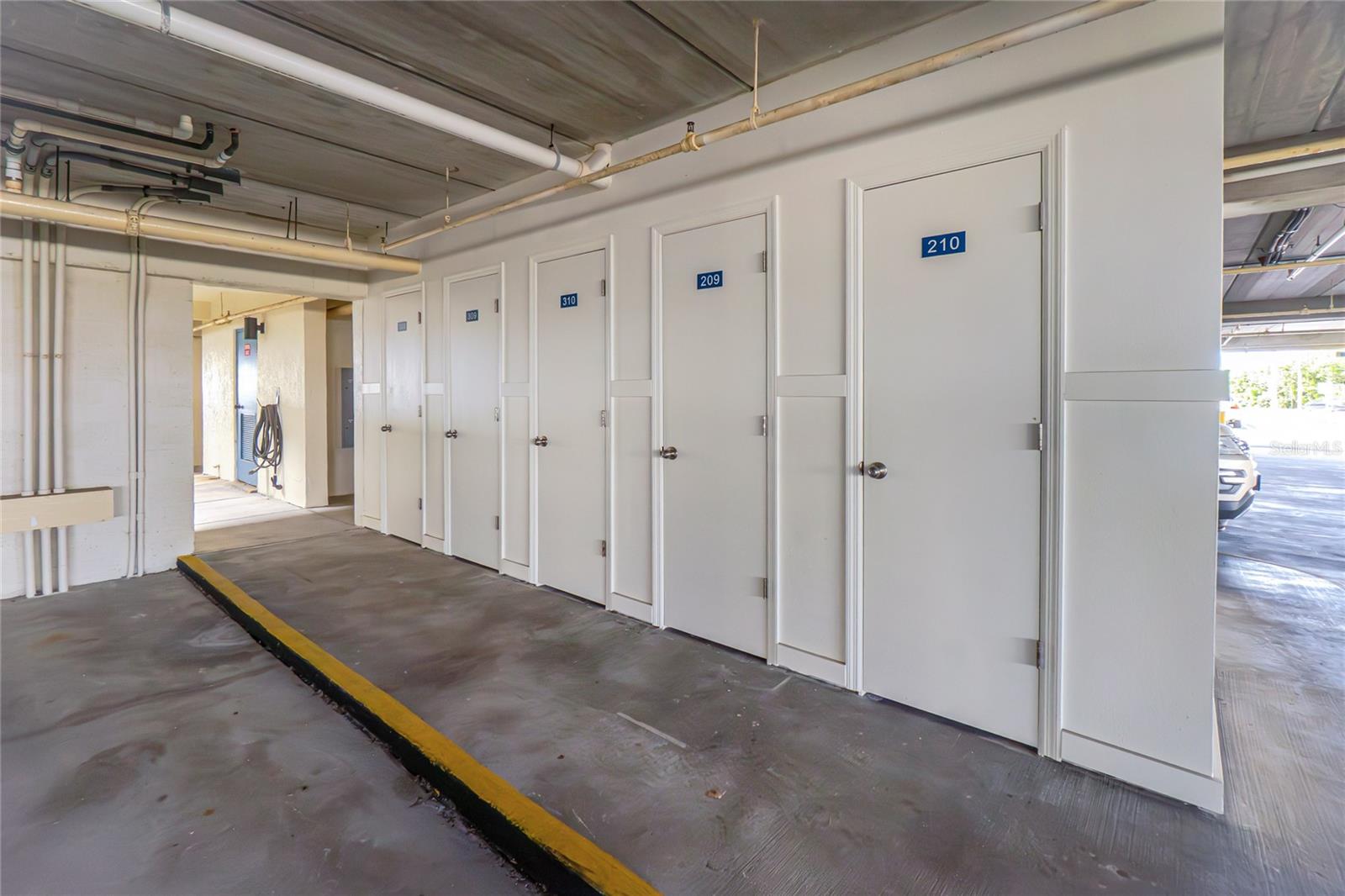 SANDPIPER KEY BLDG 03 - Residential