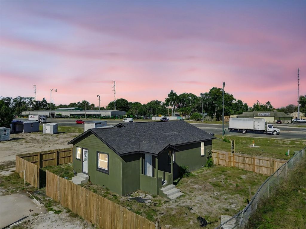 Photo of 1821 Us Highway 441, Leesburg, FL 34748 (MLS # OM716144)