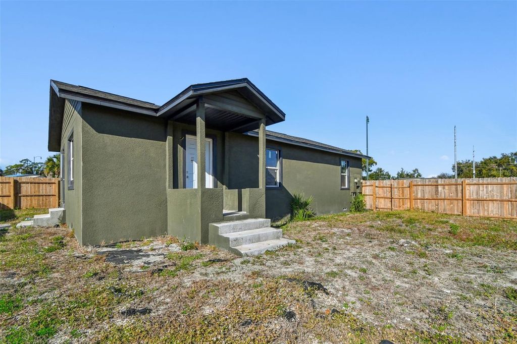 Photo of 1821 Us Highway 441, Leesburg, FL 34748 (MLS # OM716144)