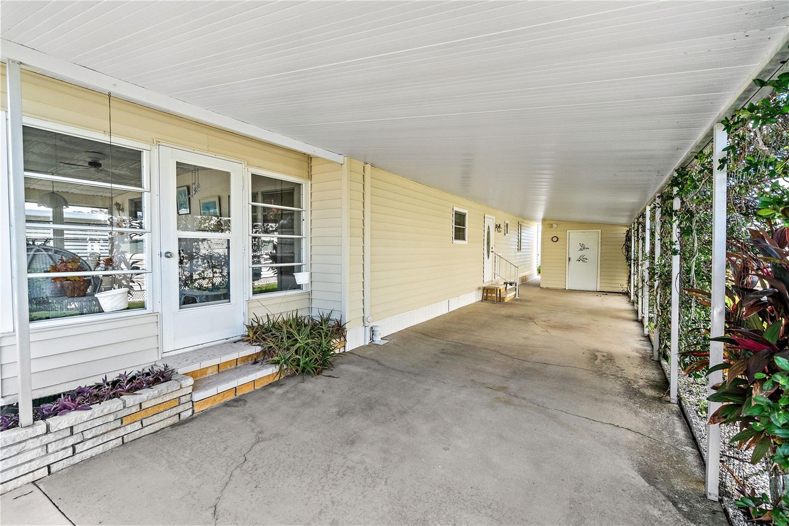 OAKWOOD MANOR - Residential