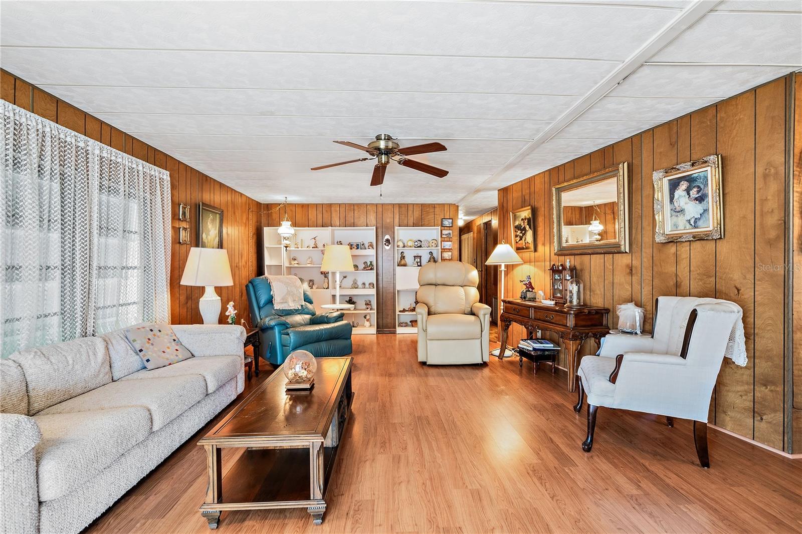 OAKWOOD MANOR - Residential