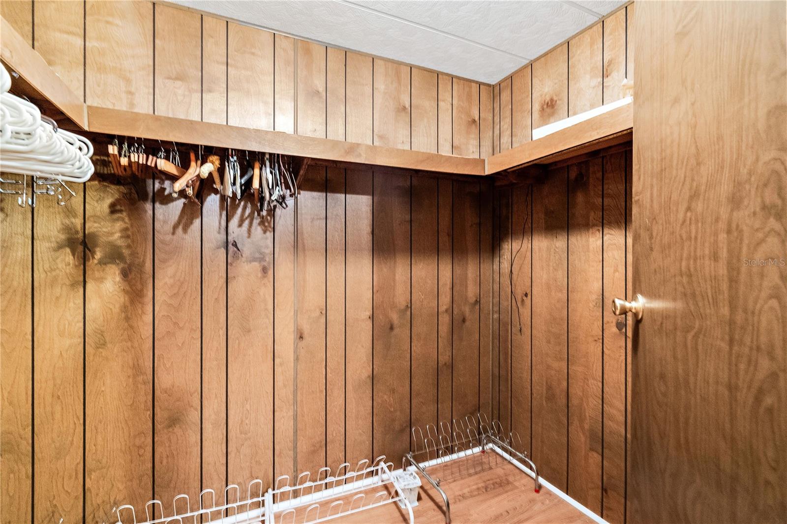 OAKWOOD MANOR - Residential