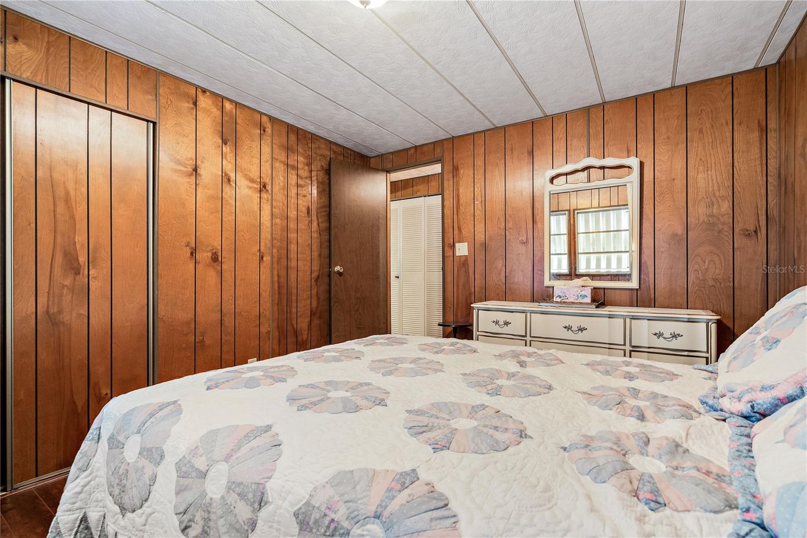 OAKWOOD MANOR - Residential