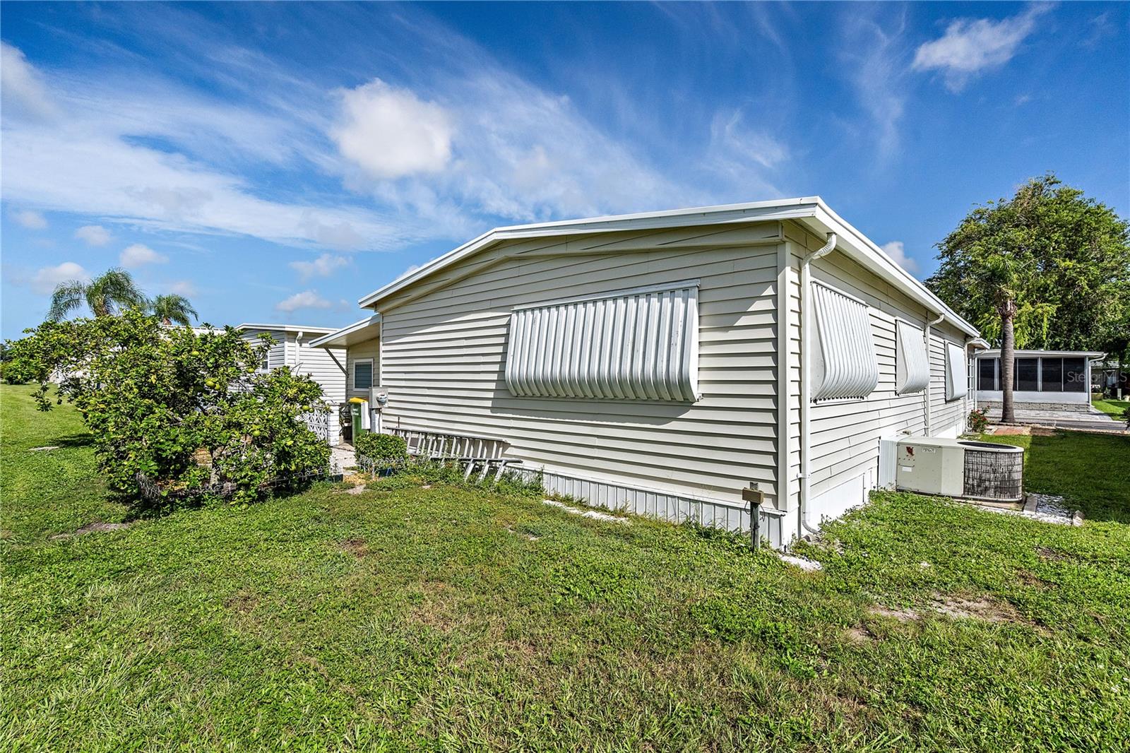 OAKWOOD MANOR - Residential