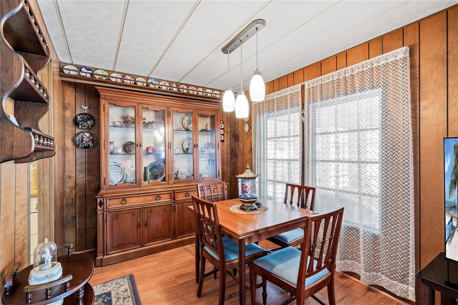 OAKWOOD MANOR - Residential