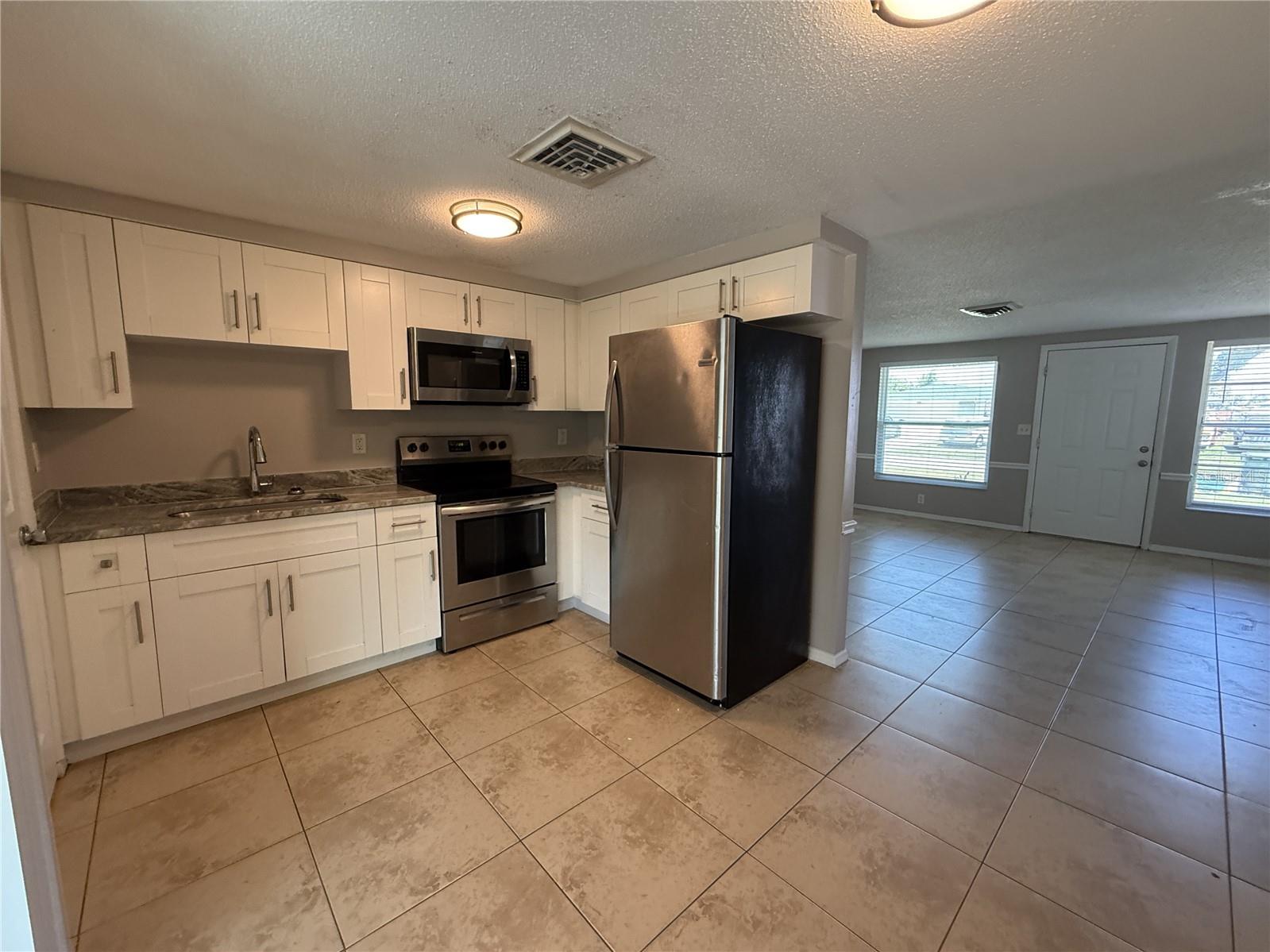 VENICE GARDENS - Residential Lease