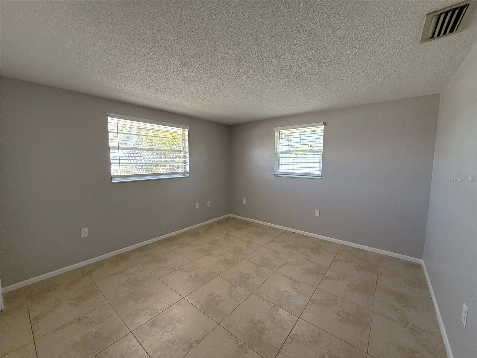 VENICE GARDENS - Residential Lease