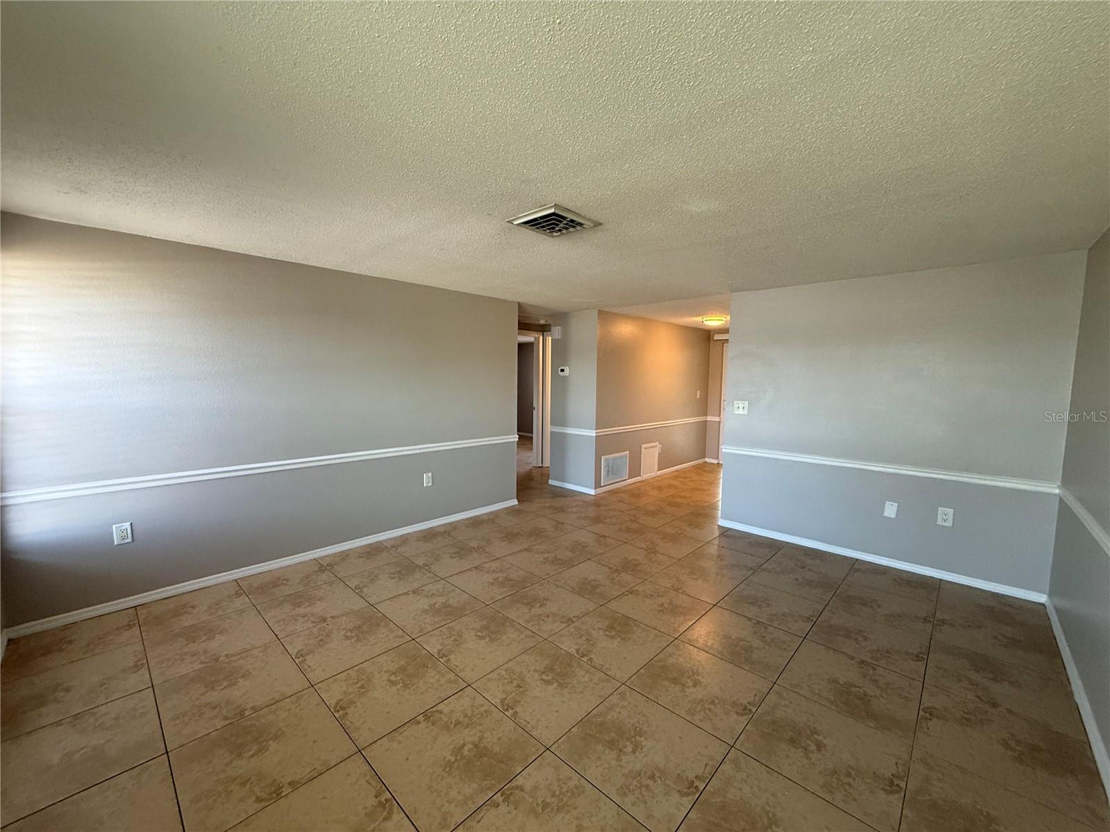 VENICE GARDENS - Residential Lease