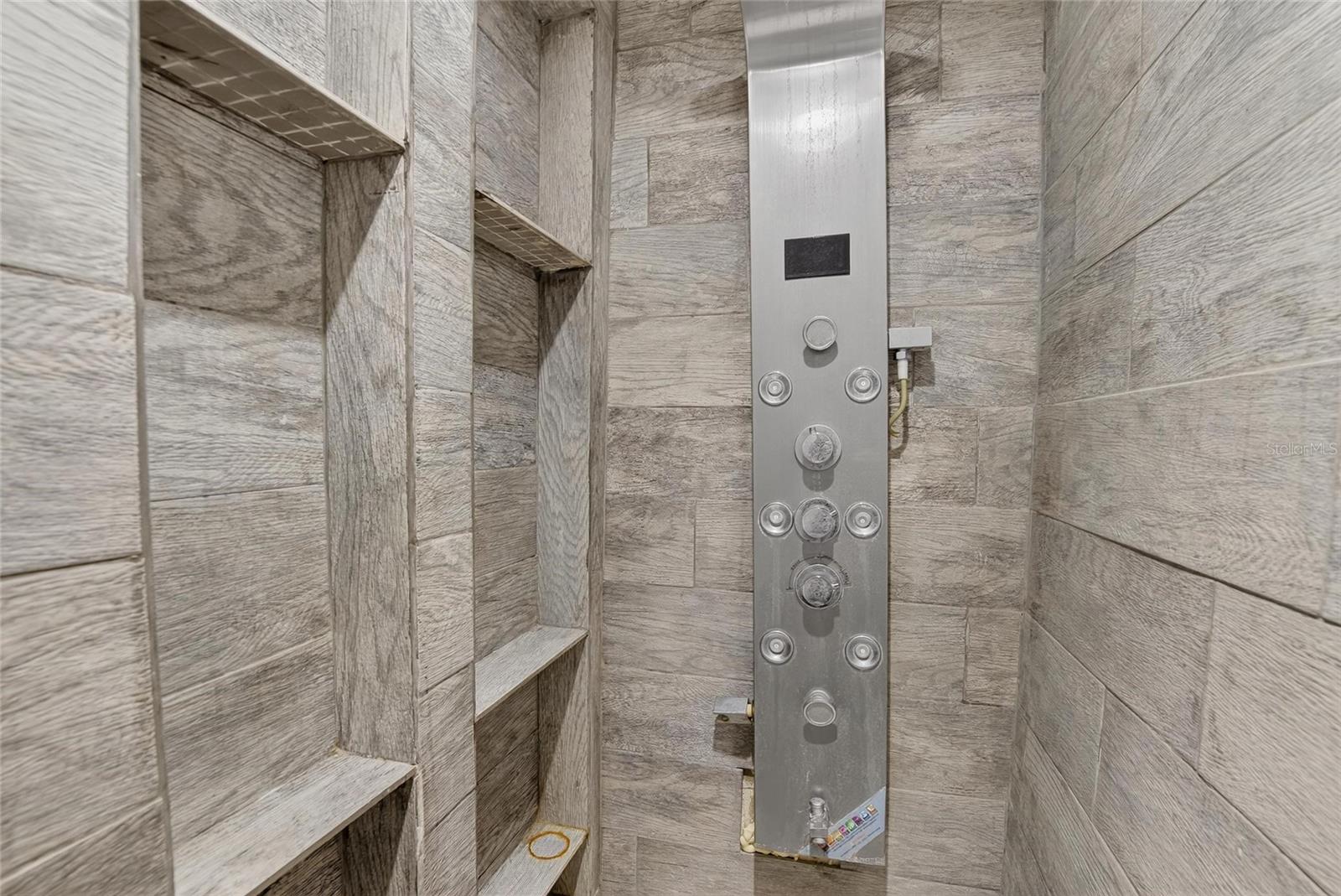 LAKE SHARON ESTATES - Residential