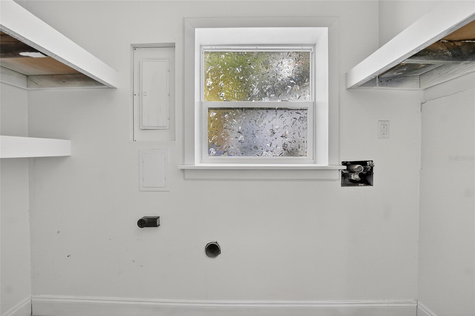 LAKE SHARON ESTATES - Residential