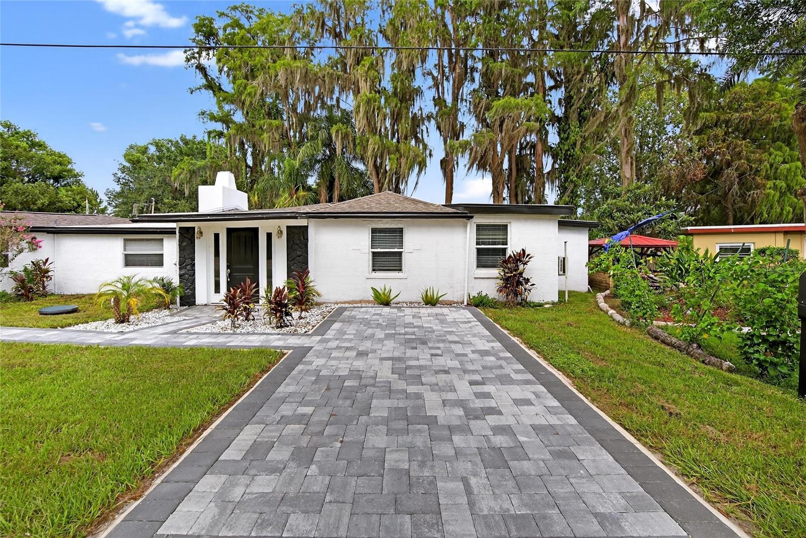 LAKE SHARON ESTATES - Residential