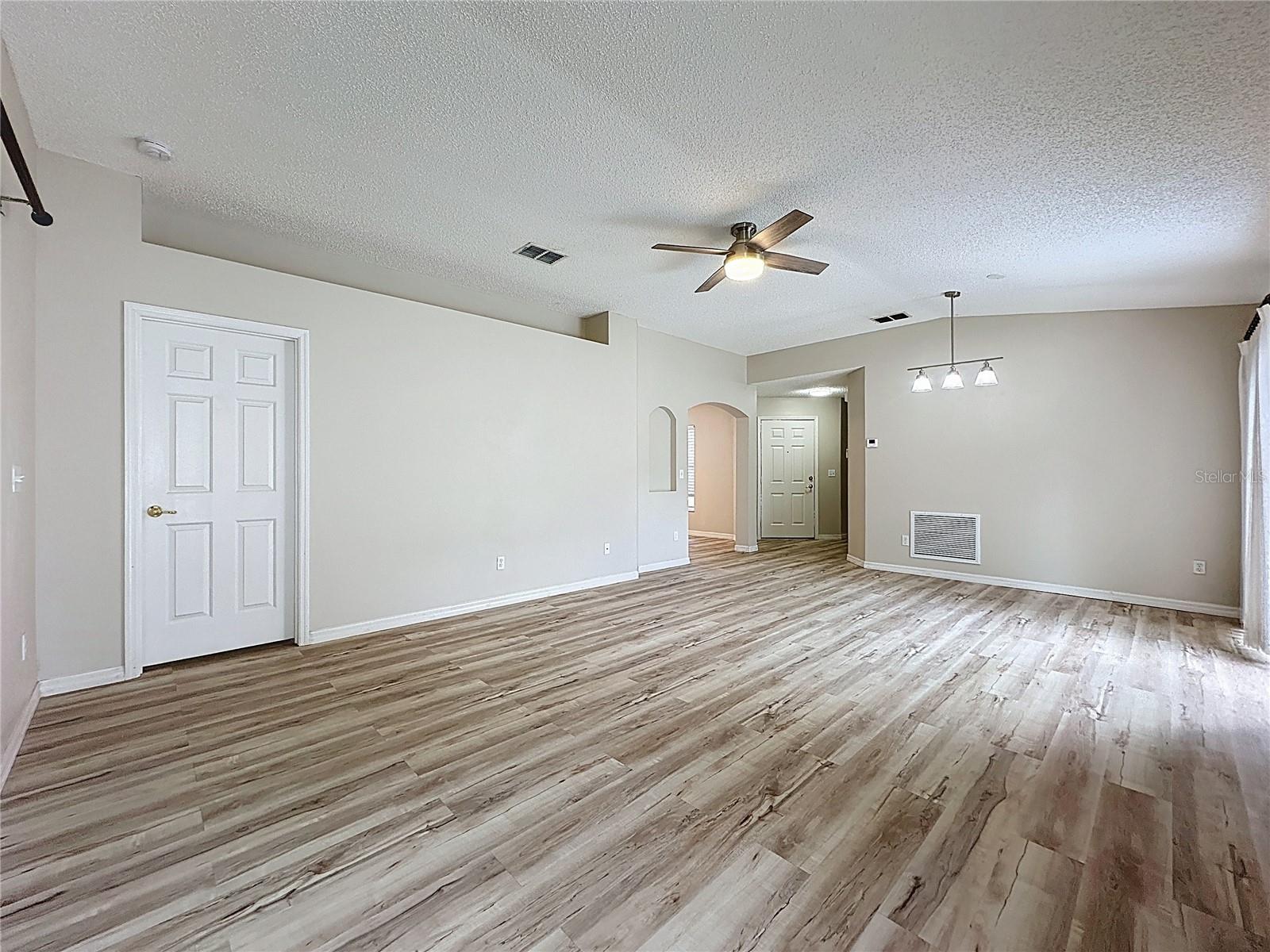 KINGS RIDGE/HIGHGATE - Residential