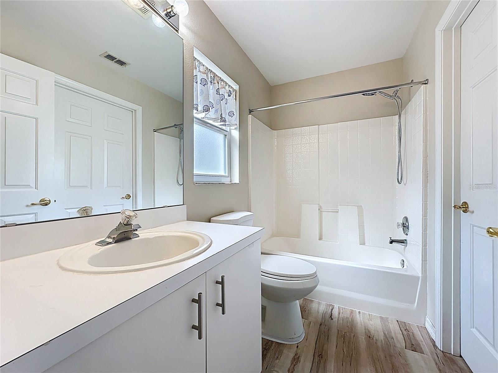 KINGS RIDGE/HIGHGATE - Residential