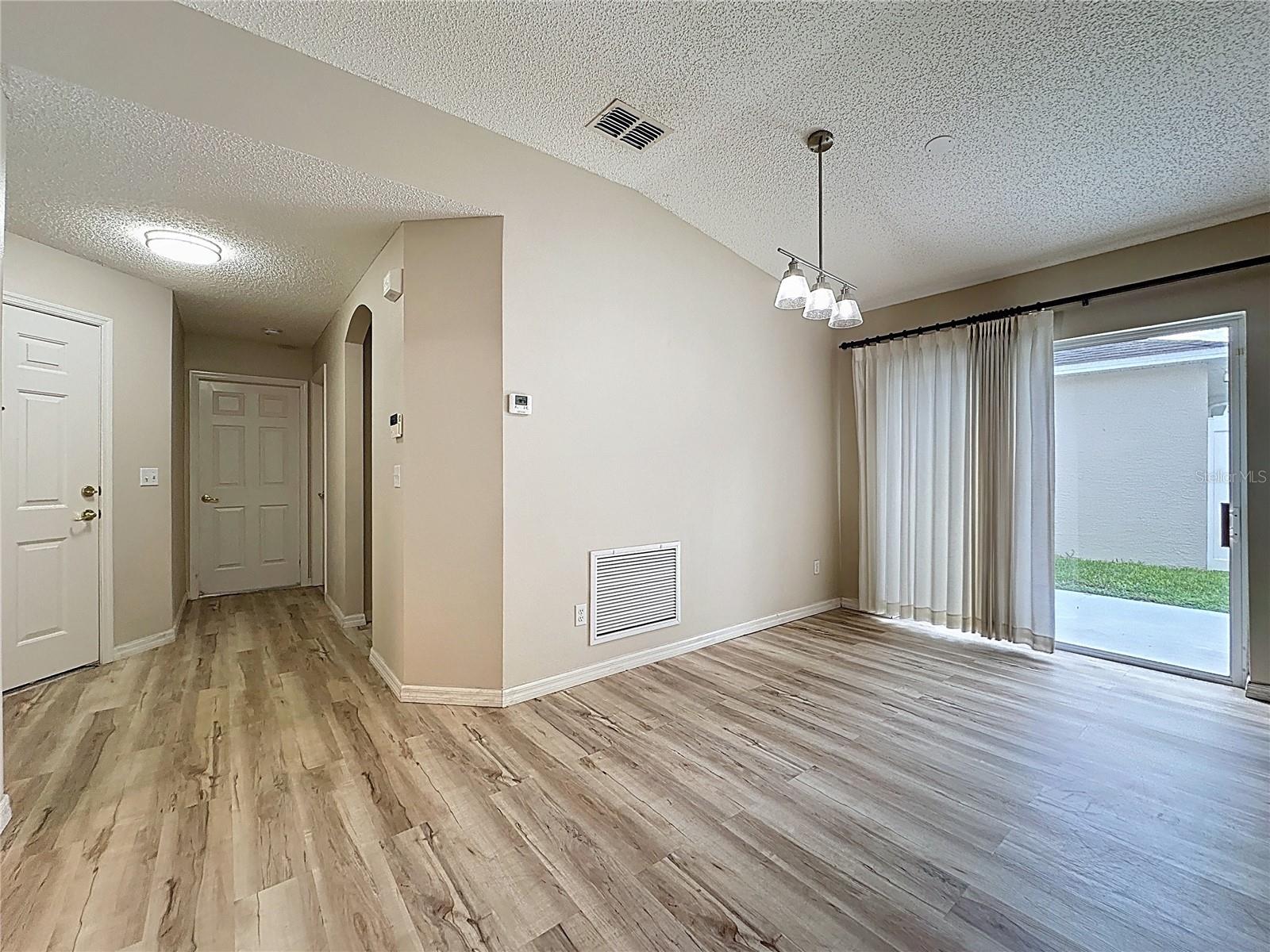 KINGS RIDGE/HIGHGATE - Residential