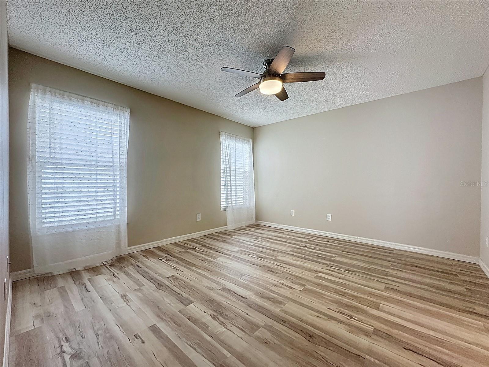 KINGS RIDGE/HIGHGATE - Residential