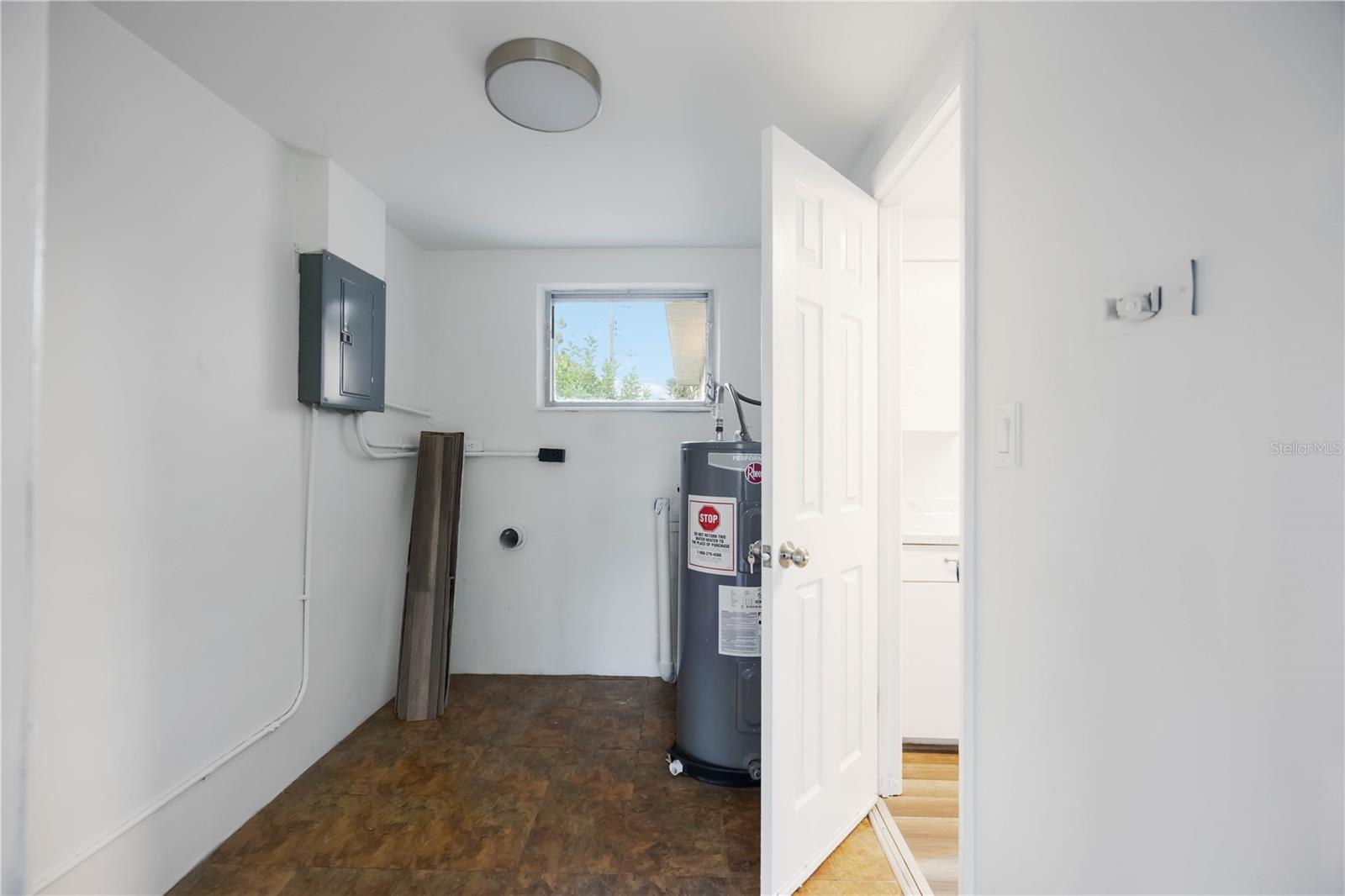 306 E LANGSNER STREET