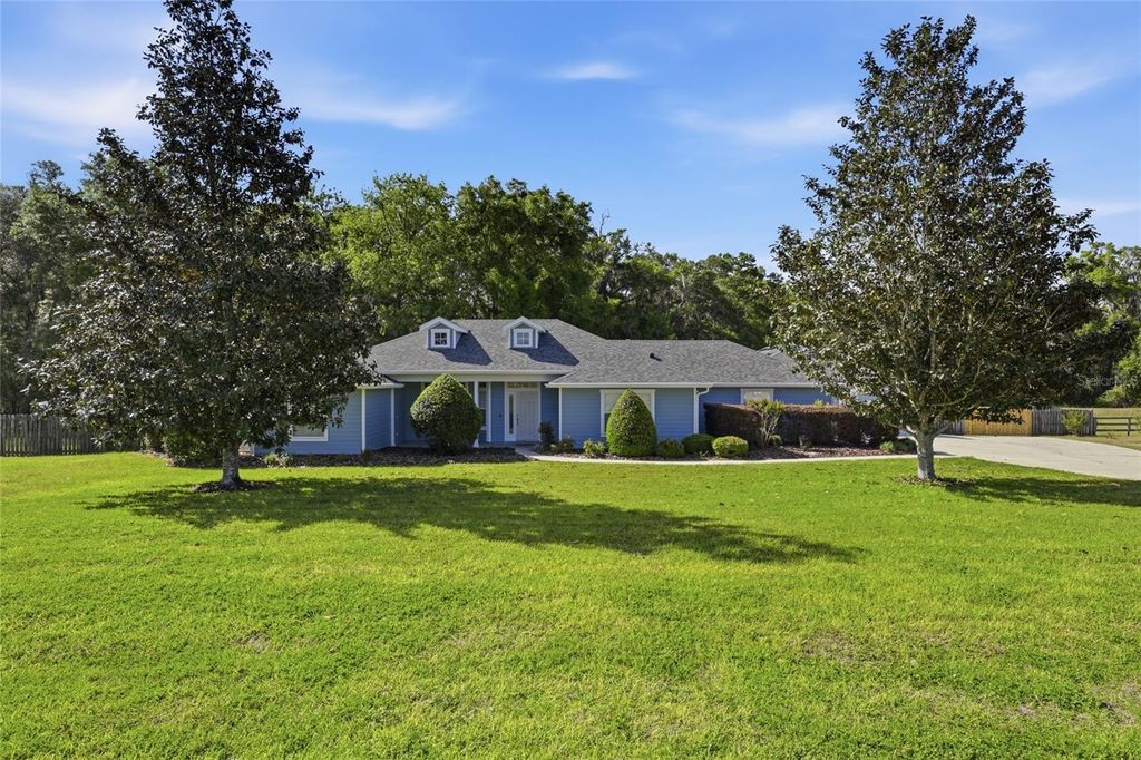 Photo of 9733 SW 104th Lane, Gainesville, FL 32608 (MLS # GC537933)