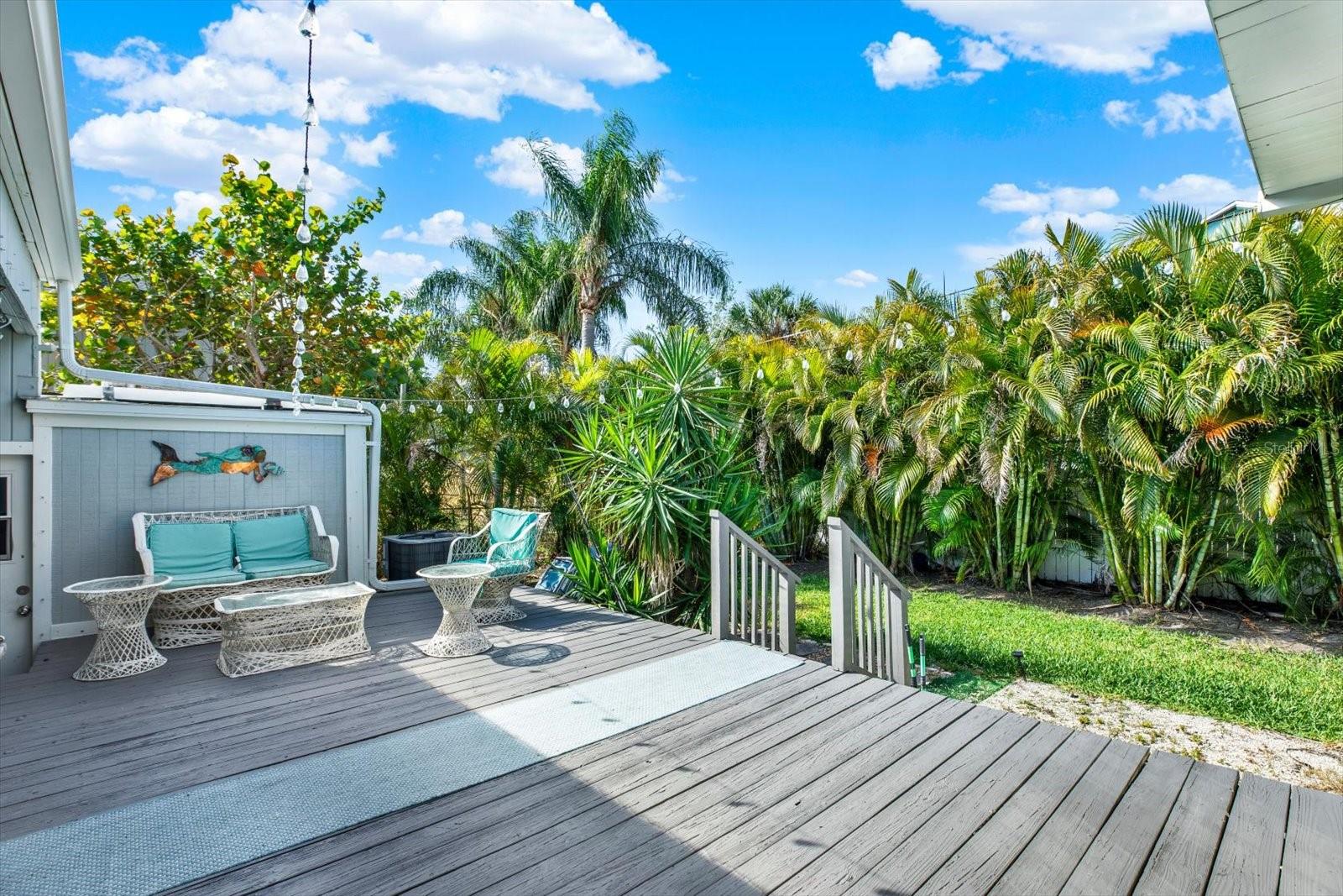 LONE PALM BEACH 1ST ADD - Residential