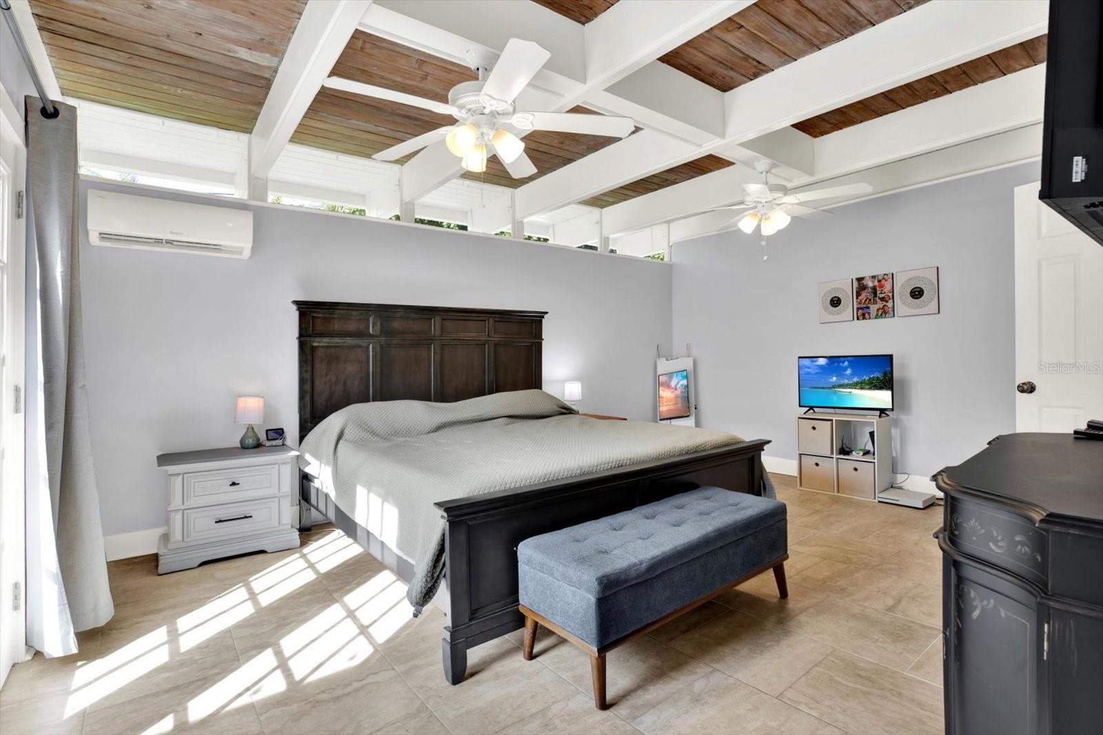 LONE PALM BEACH 1ST ADD - Residential