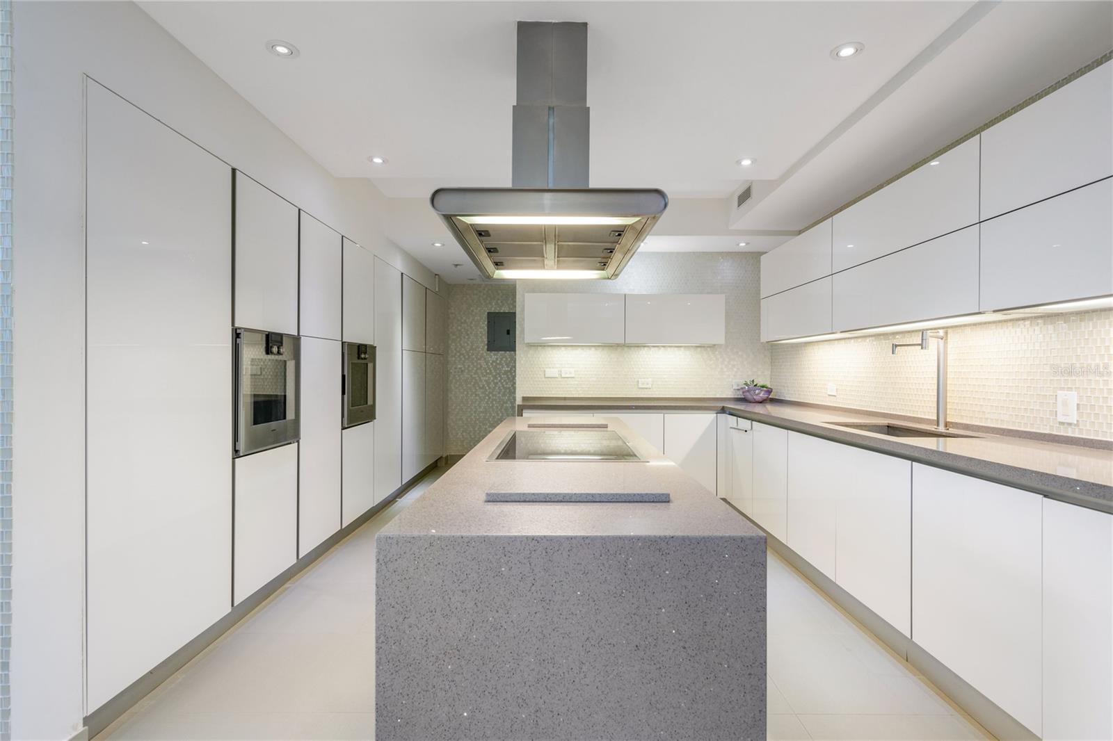 PASEO DE LA FUENTE, LOS PASEOS - Residential