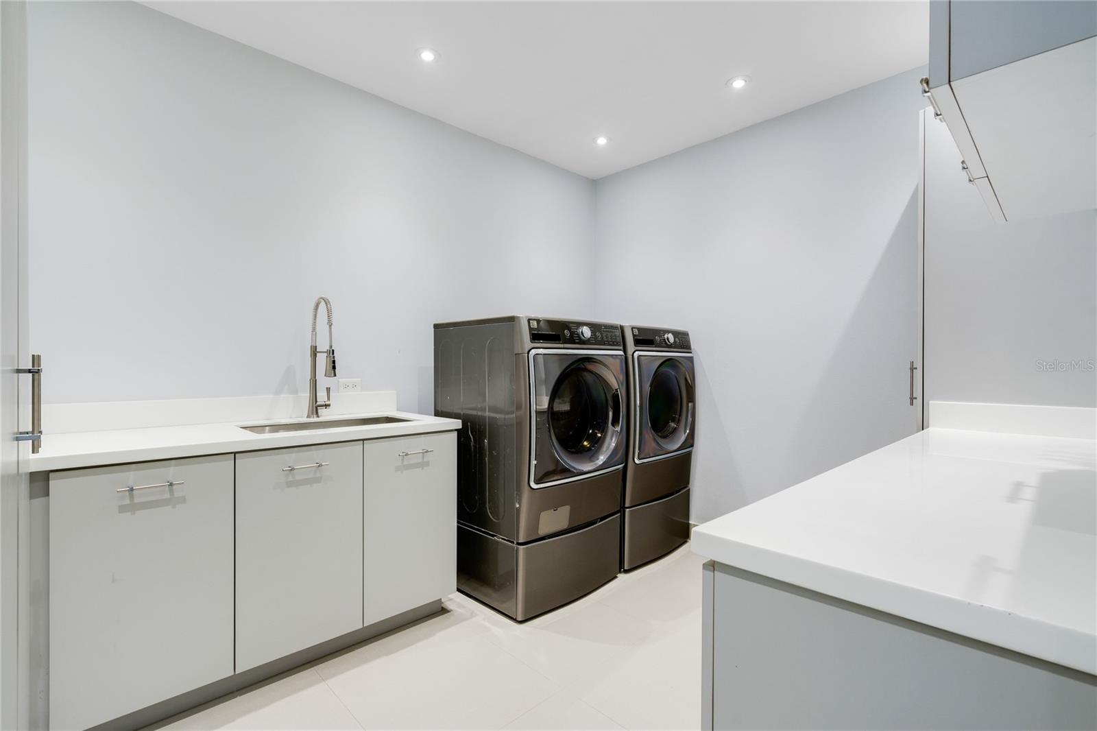 PASEO DE LA FUENTE, LOS PASEOS - Residential