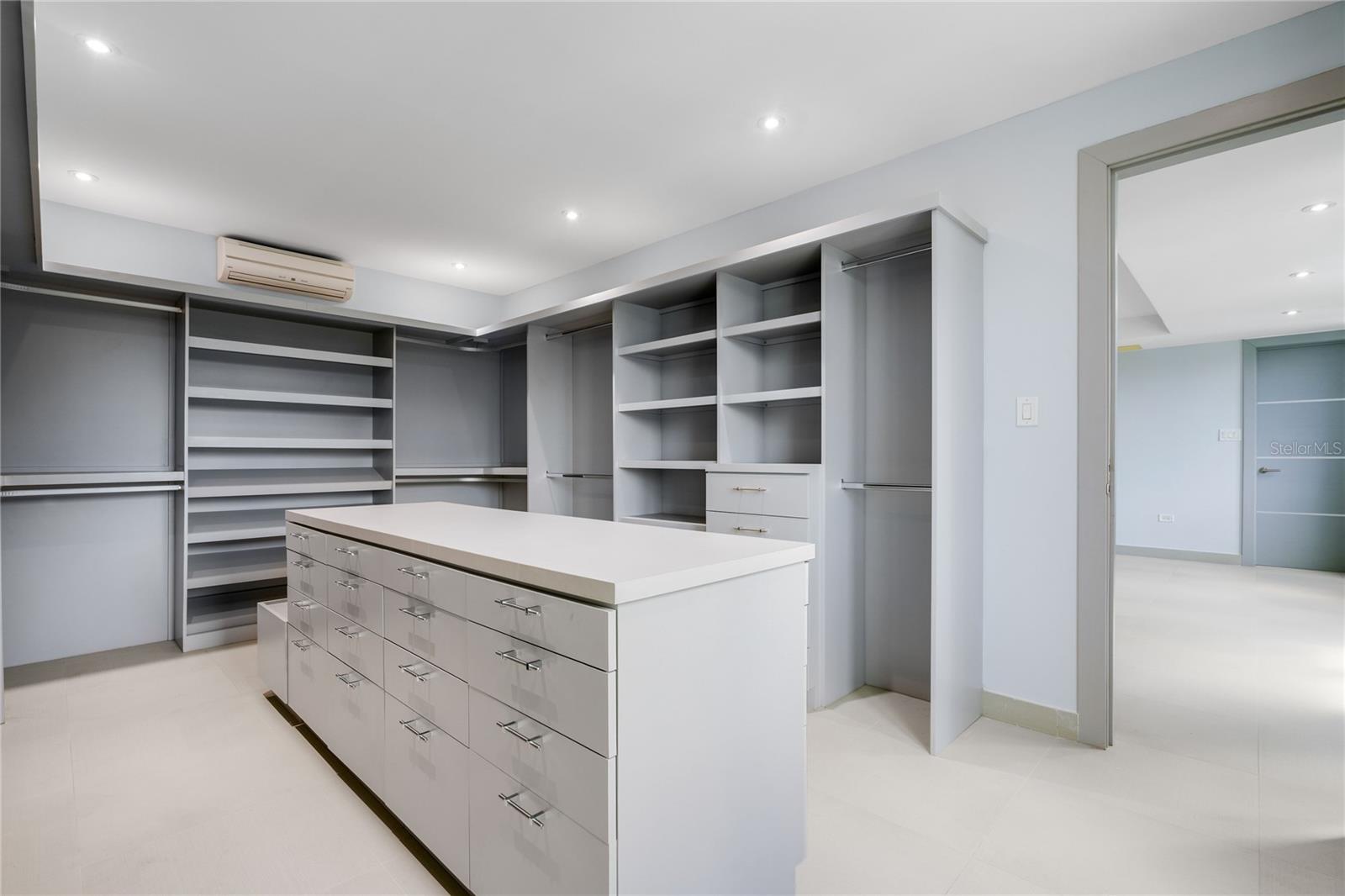 PASEO DE LA FUENTE, LOS PASEOS - Residential