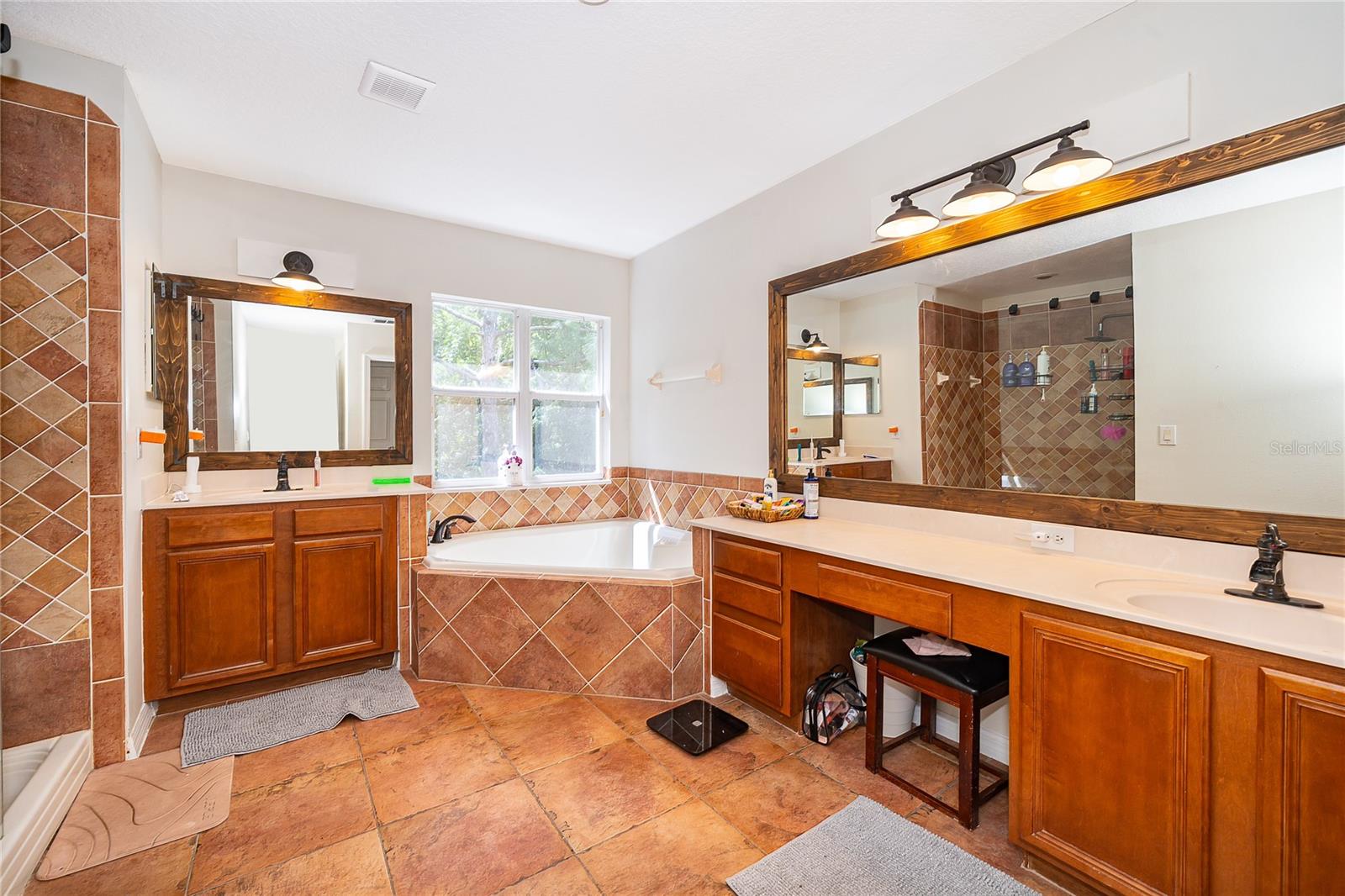 TIVOLI WOODS VILLAGE C 51 84 - Residential
