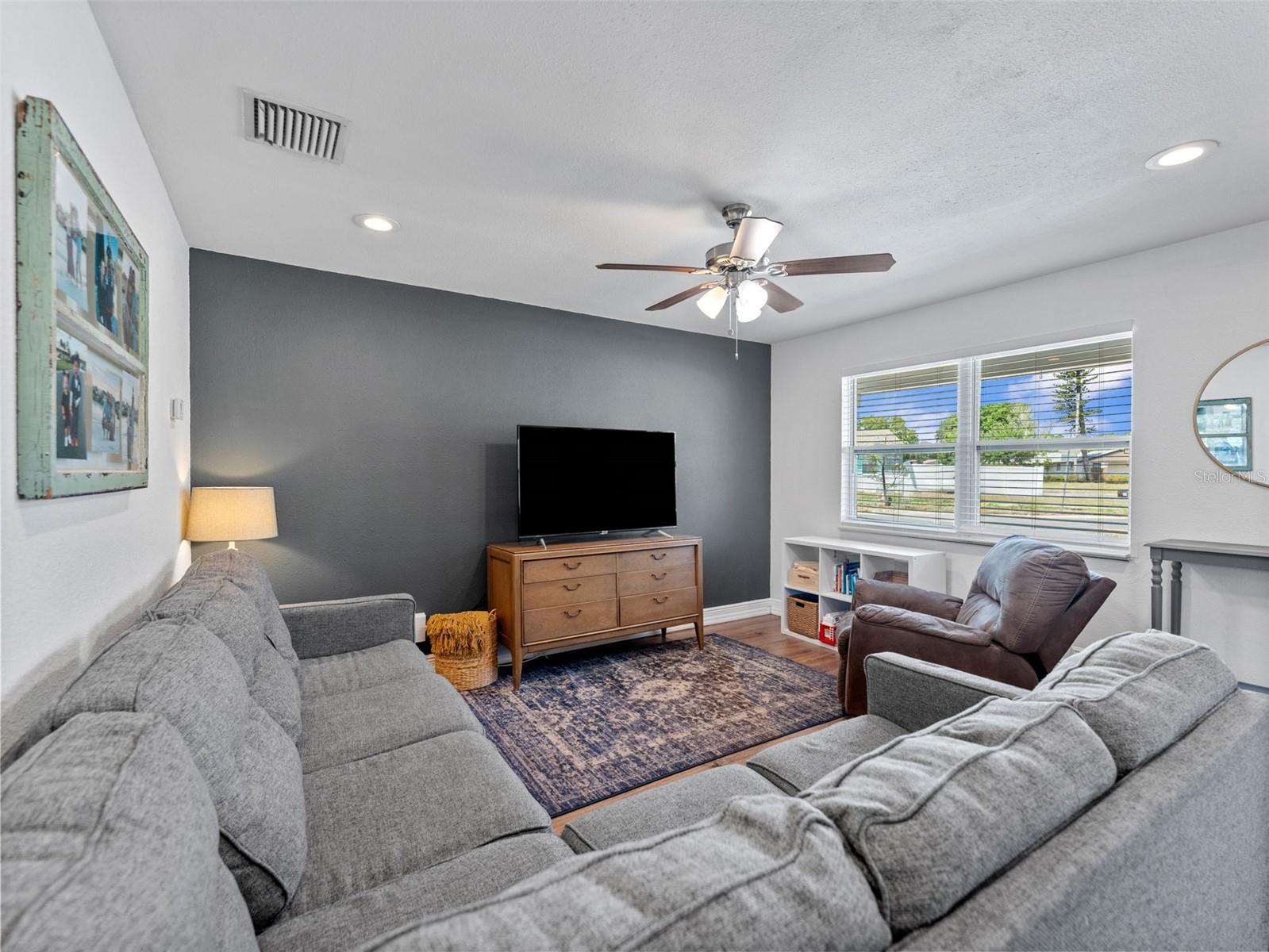 CRESTRIDGE 8TH ADD - Residential