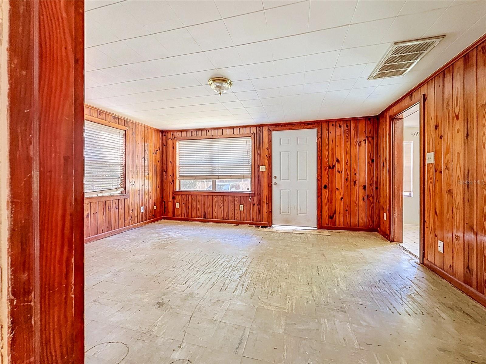 331 MARIE ST