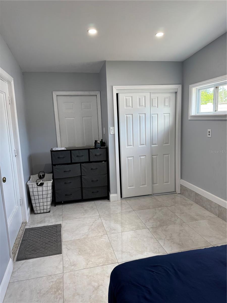 BAYSHORE GARDENS SEC 2 - Residential Lease