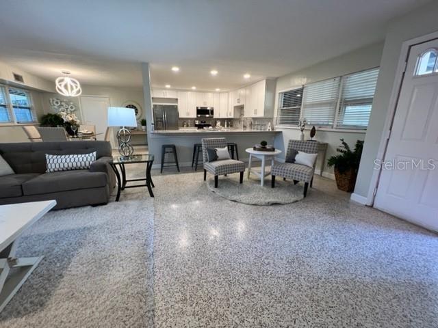 BAYSHORE GARDENS SEC 2 - Residential Lease