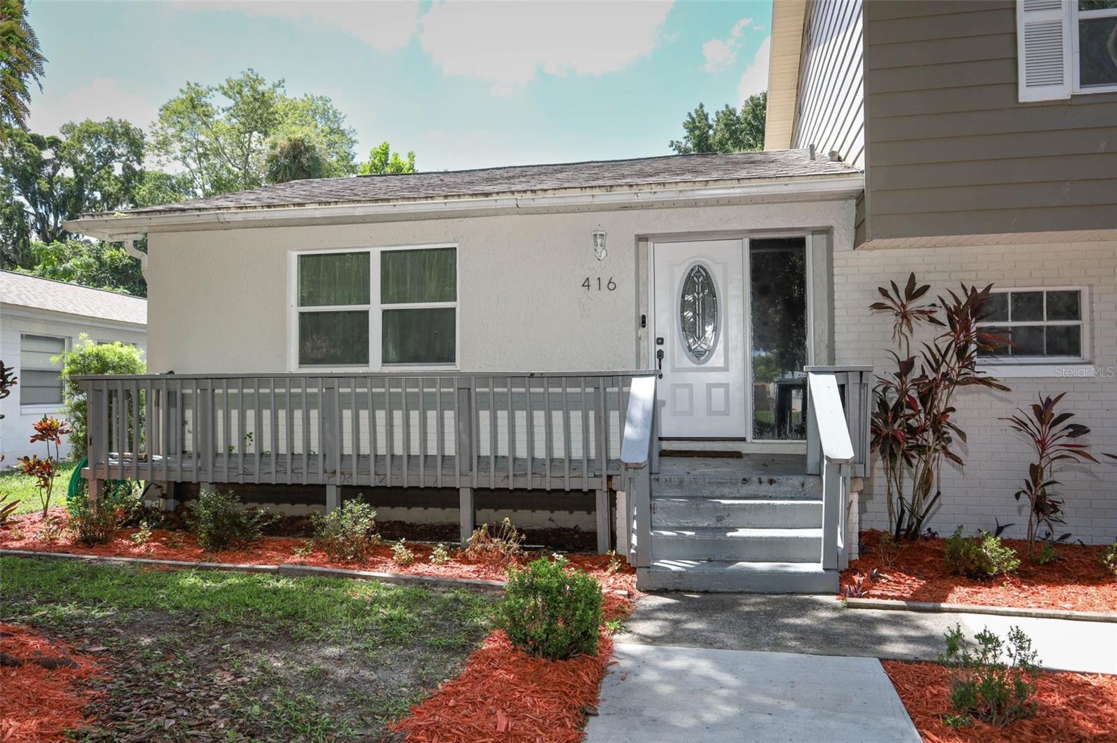 416 S HAWTHORN CIRCLE