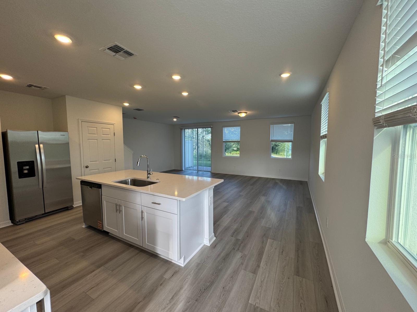 THE MEADOW AT CROSSPRAIRIE TOWNES - Residential Lease