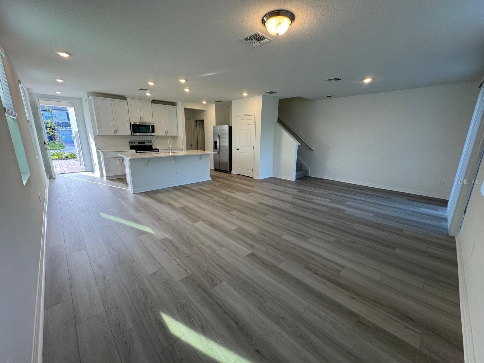THE MEADOW AT CROSSPRAIRIE TOWNES - Residential Lease