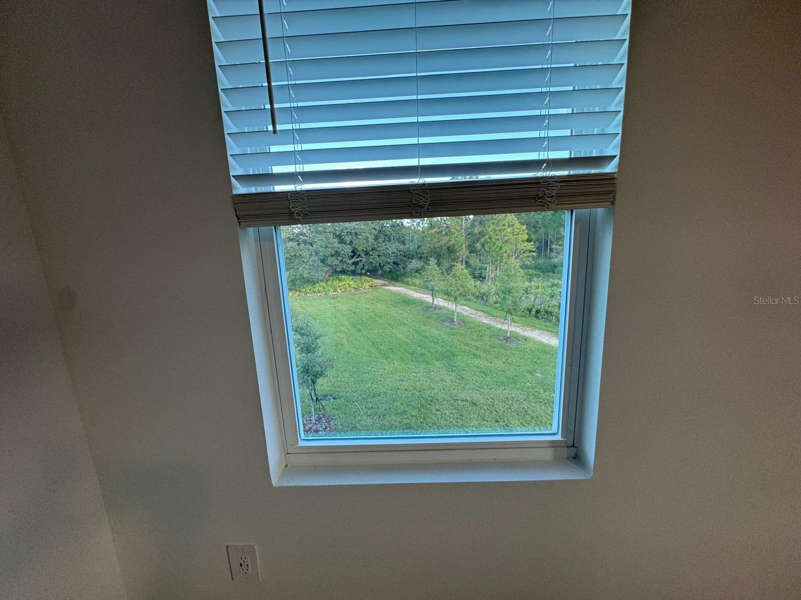 THE MEADOW AT CROSSPRAIRIE TOWNES - Residential Lease
