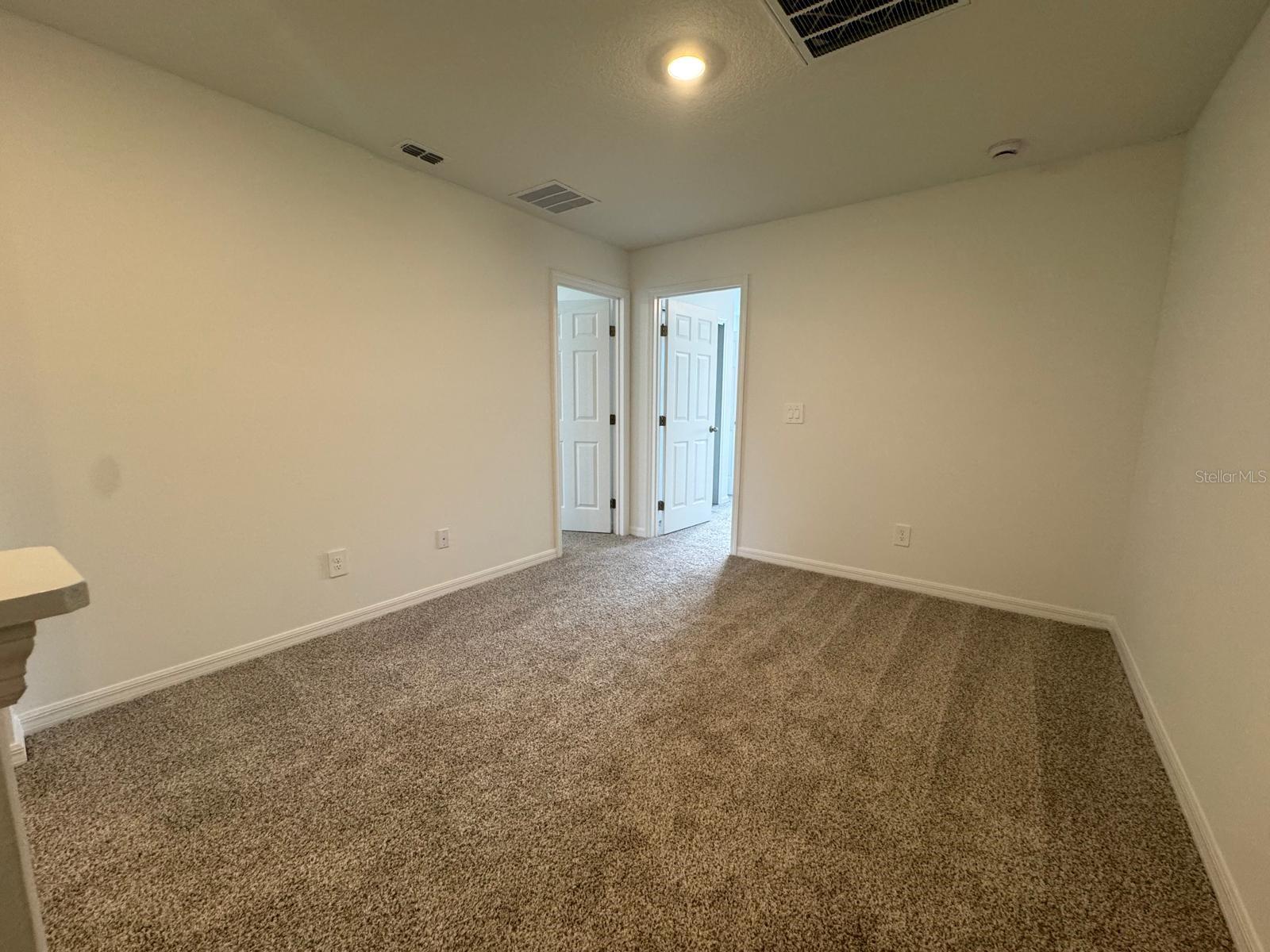 THE MEADOW AT CROSSPRAIRIE TOWNES - Residential Lease